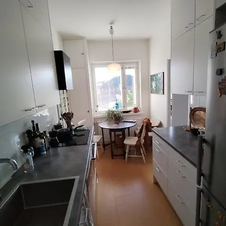 Center With Amazing View, Cosy 3 Bed Flat, Fully Furnished. Apartment *