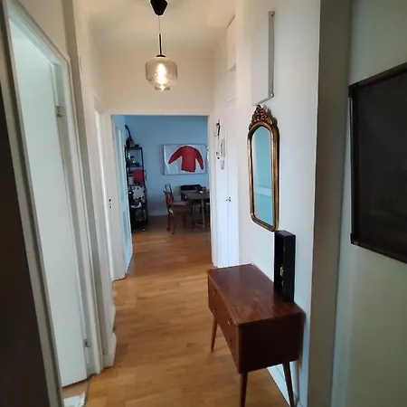 Center With Amazing View, Cosy 3 Bed Flat, Fully Furnished.